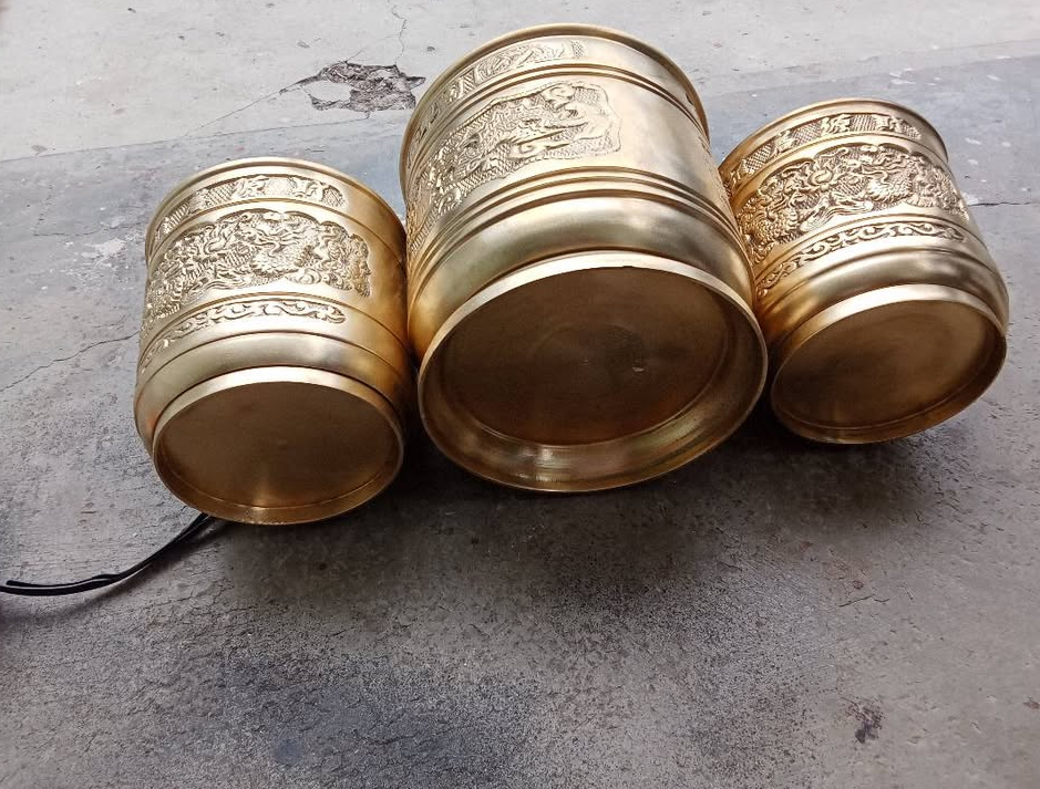 Phân biệt giữa các loại sản phẩm bát hương dát vàng và vẽ vàng 5